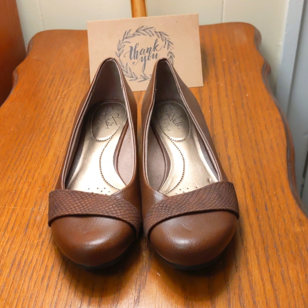 Life Stride Soft System Brown Flats NWOT